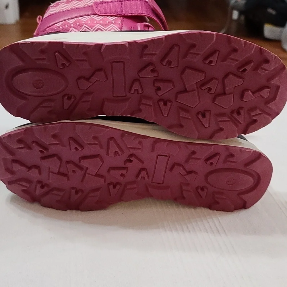 Pepperts! Girls Winter Snowboots Pink/Black Lined Lace-up Hook&Loop Sz‎ 5 EUC